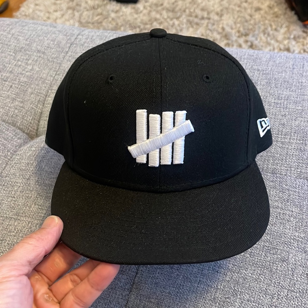 Undefeated fitted black hat. 7 3/8